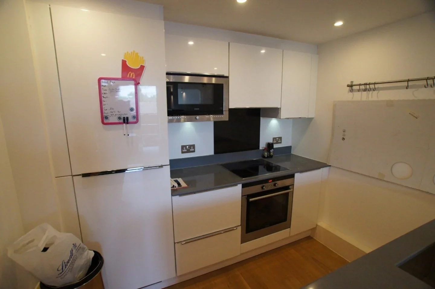 Flat Notting Barn Road in Greater London