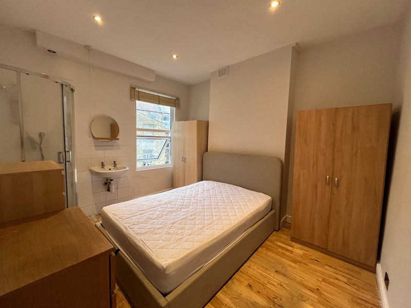 Room Perran Road in Greater London