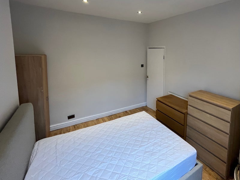 Room Perran Road in Greater London