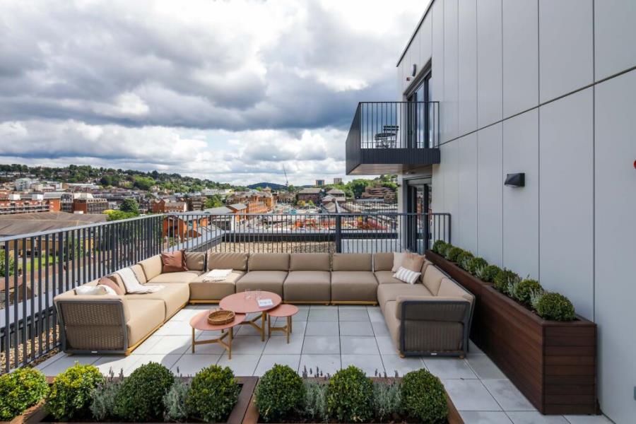 Flat Station View in Guildford