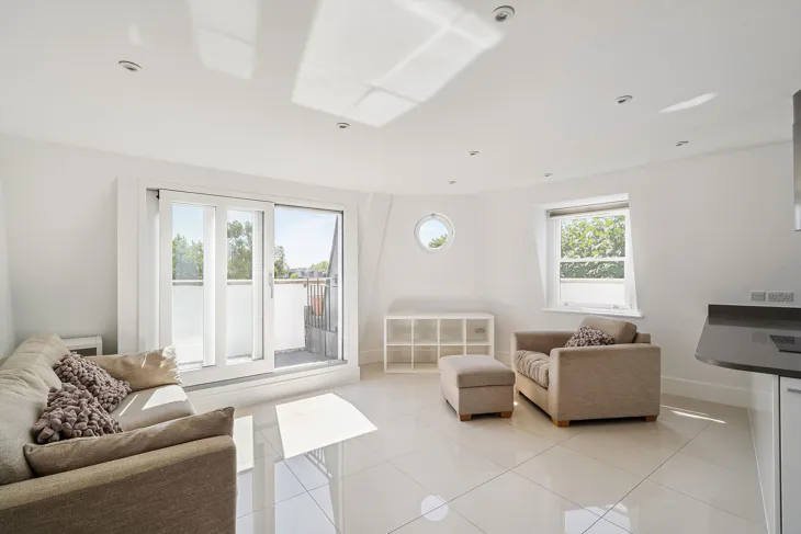 Flat Lancaster Road in Greater London