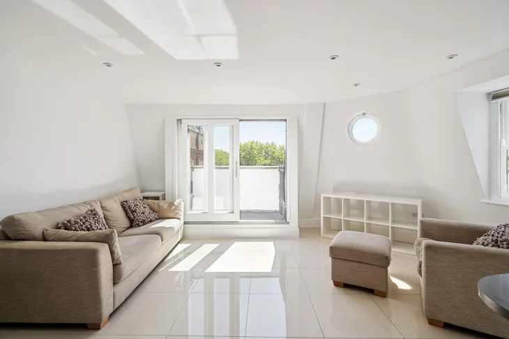 Flat Lancaster Road in Greater London