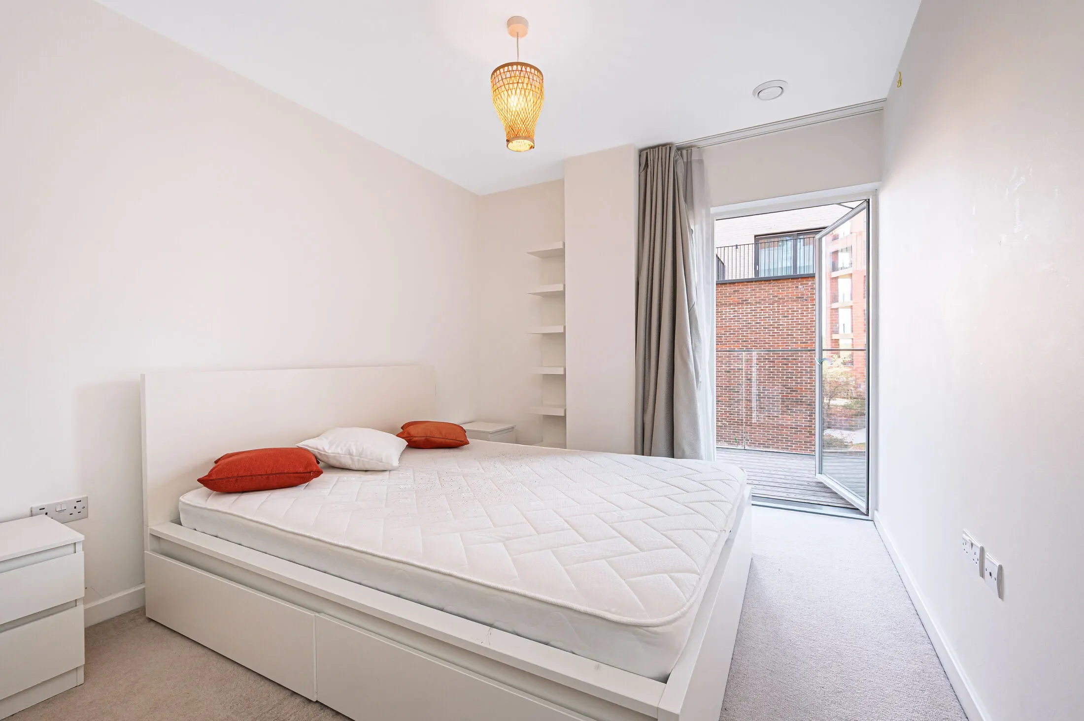 Flat Felar Walk in Greater London