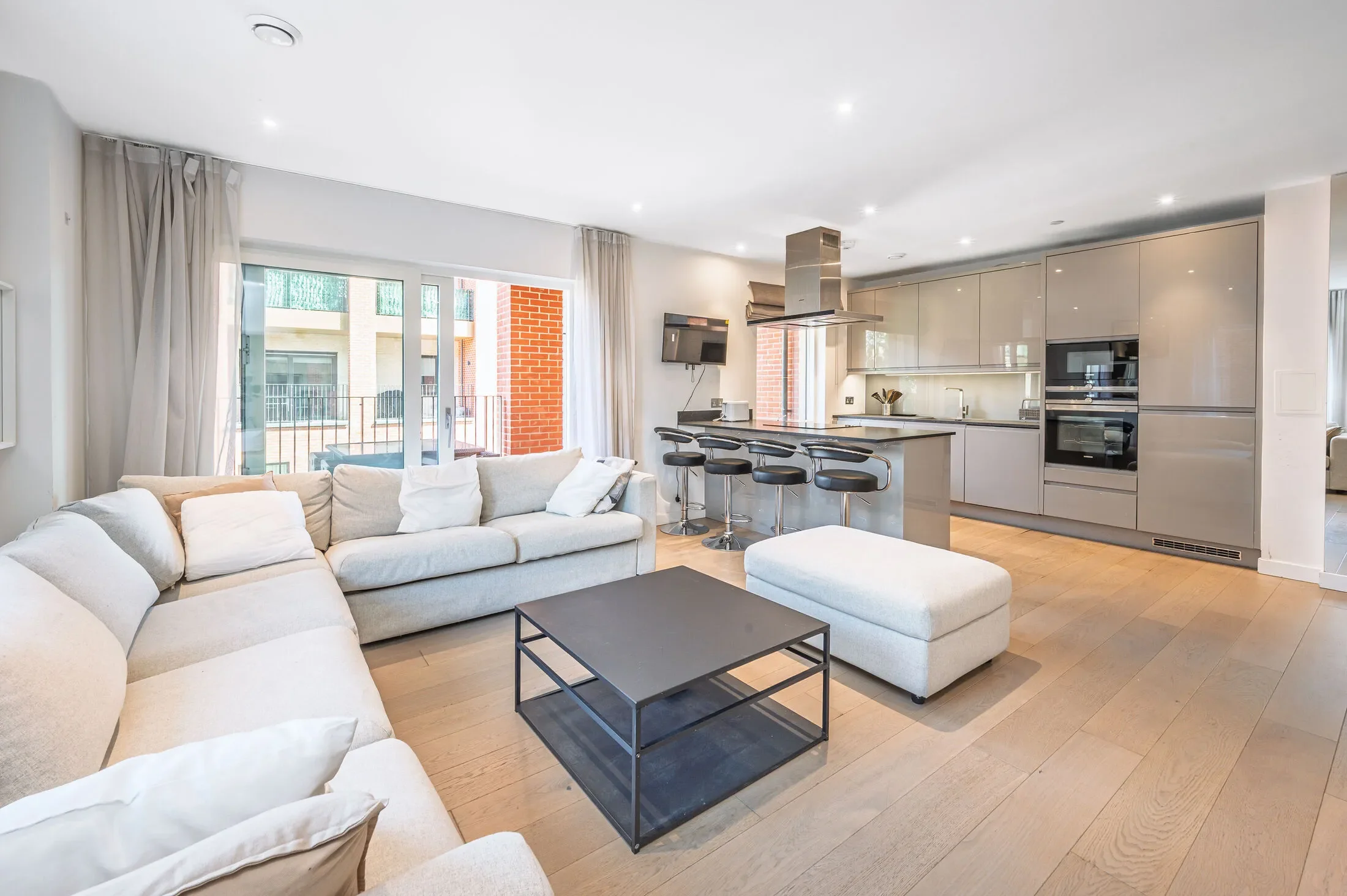 Flat Felar Walk in Greater London