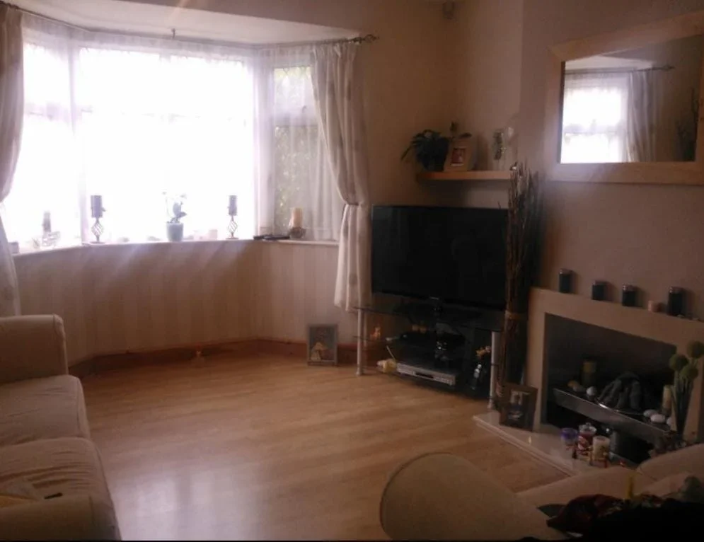 Room Hilliard Road in Greater London