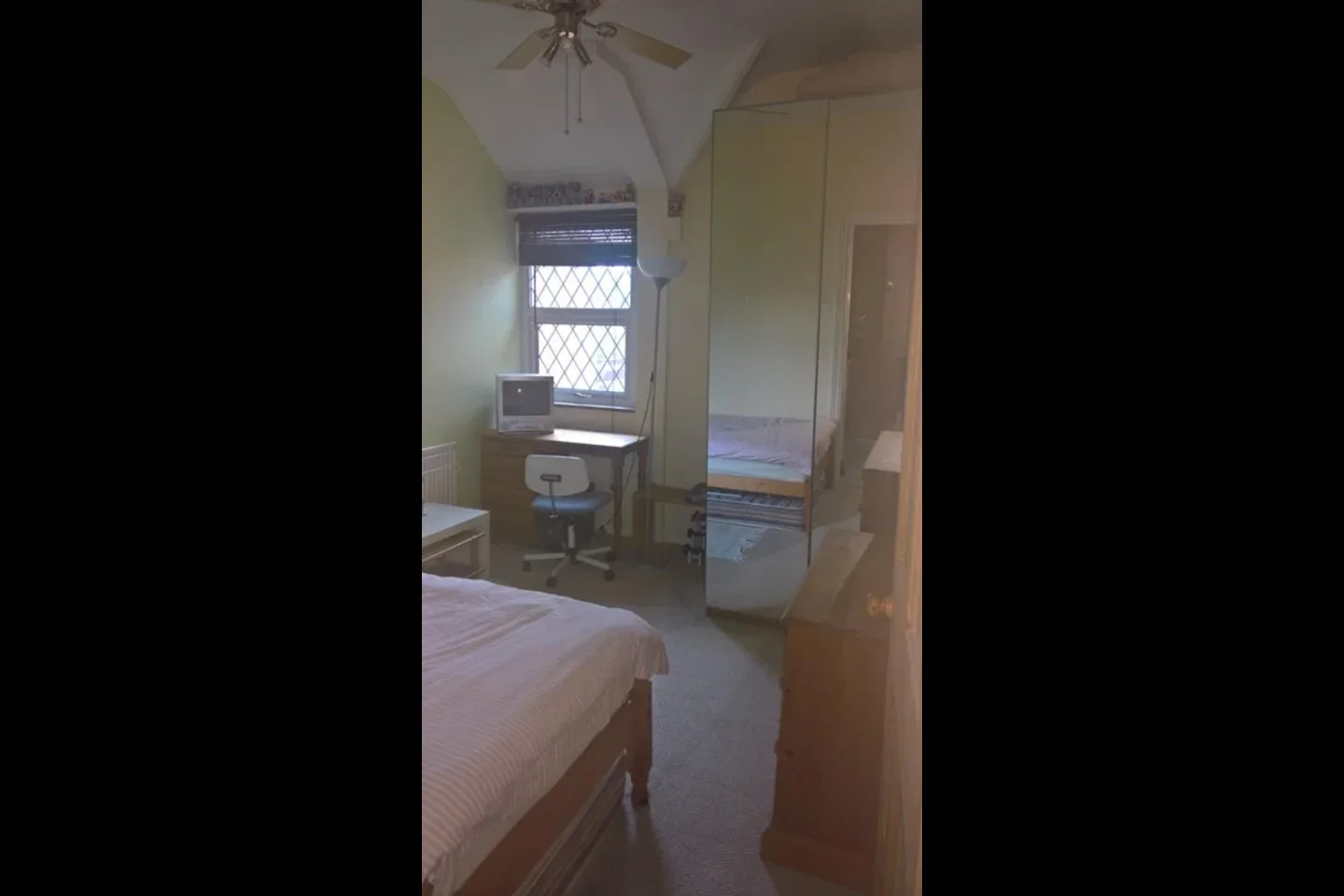 Room Hilliard Road in Greater London