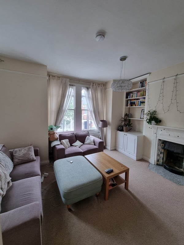 Room Collingbourne Road in Greater London