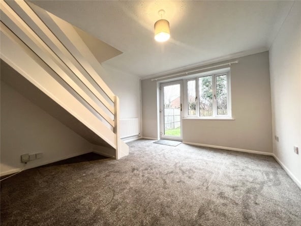 House Mortimer Close in Shaw