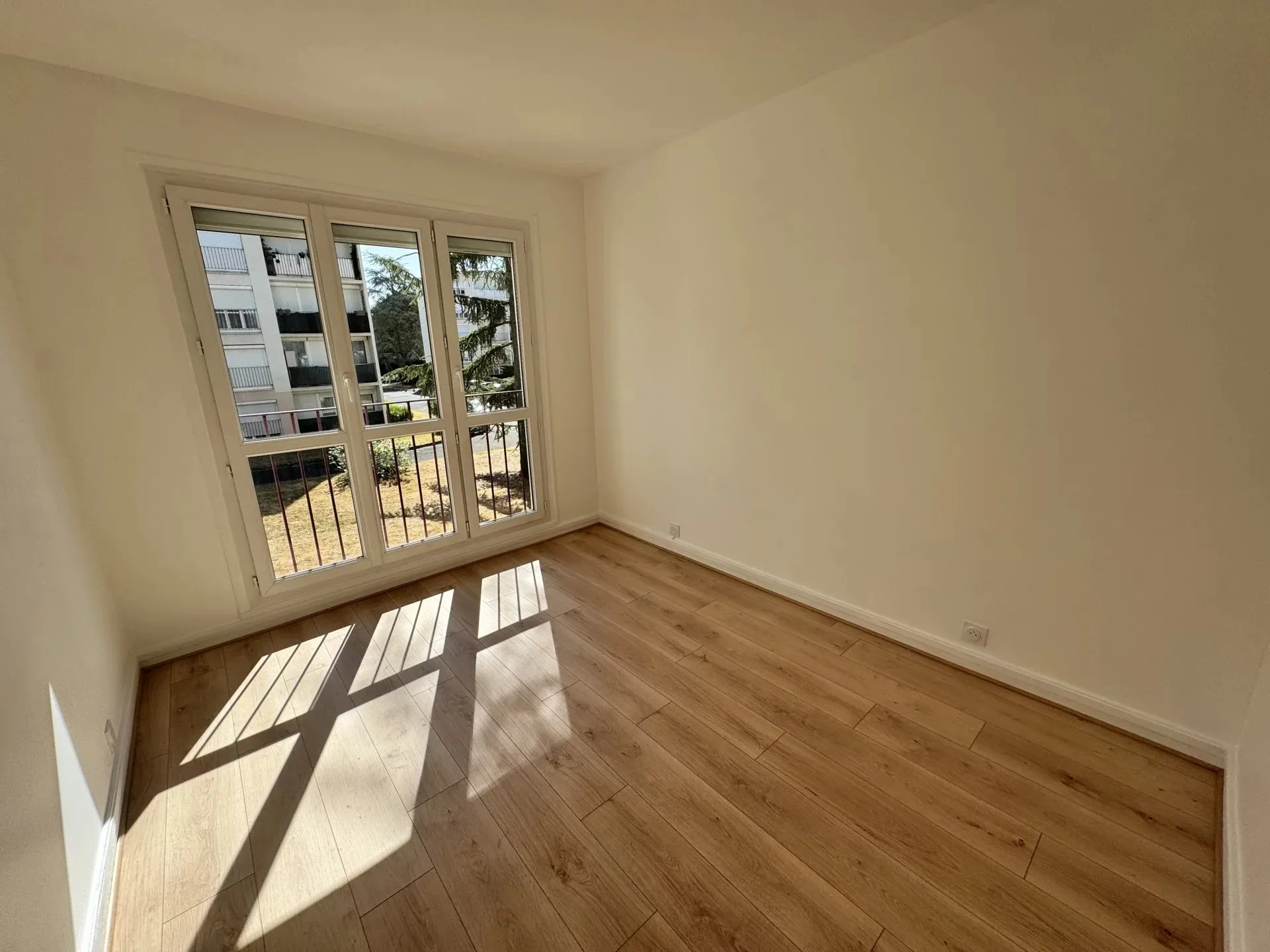 Appartement Avenue Paul Vaillant-Couturier à Paray-Vieille-Poste