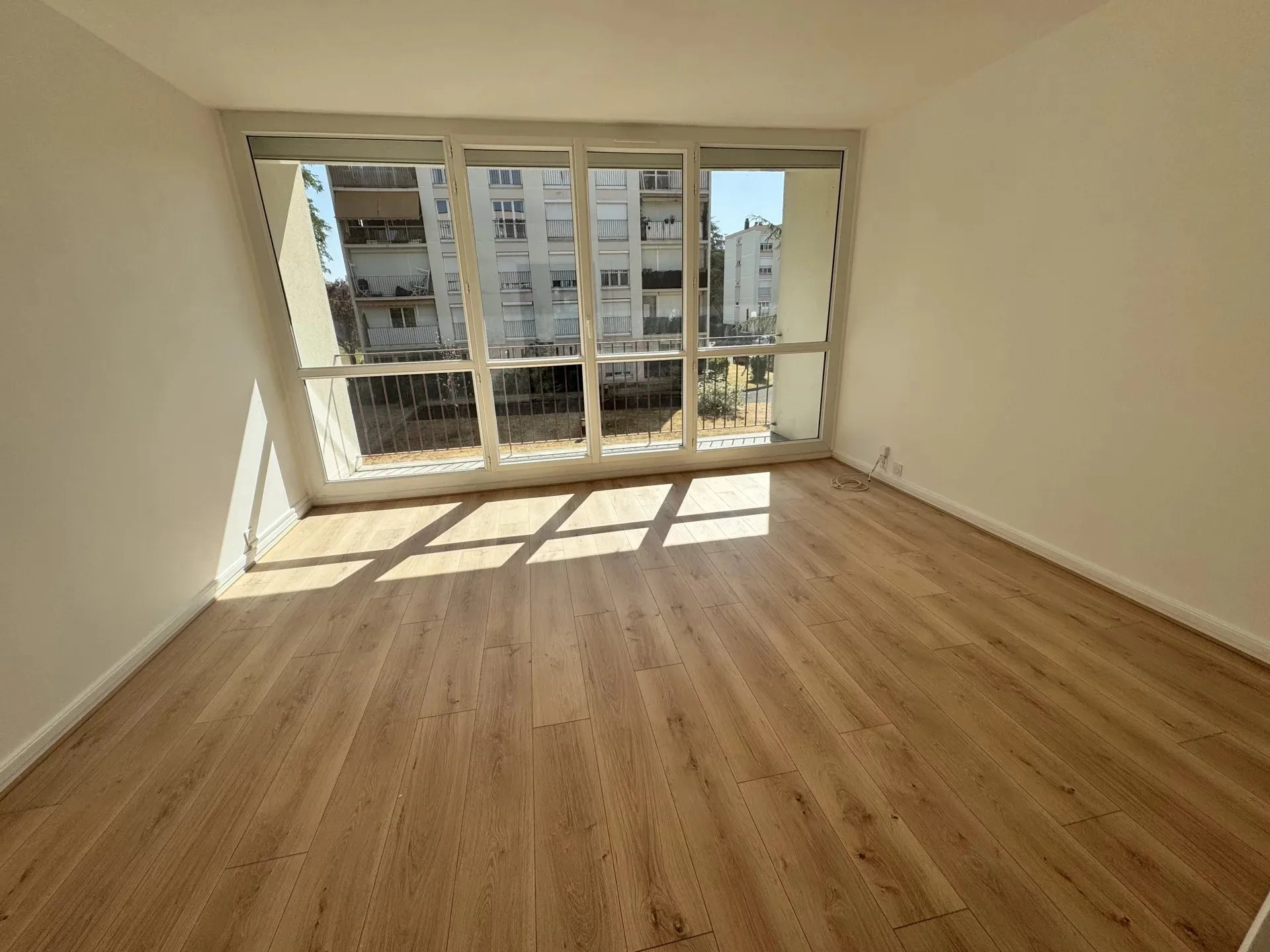 Appartement Avenue Paul Vaillant-Couturier à Paray-Vieille-Poste