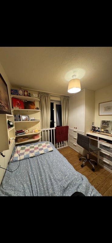 Room Rowditch Lane in Greater London