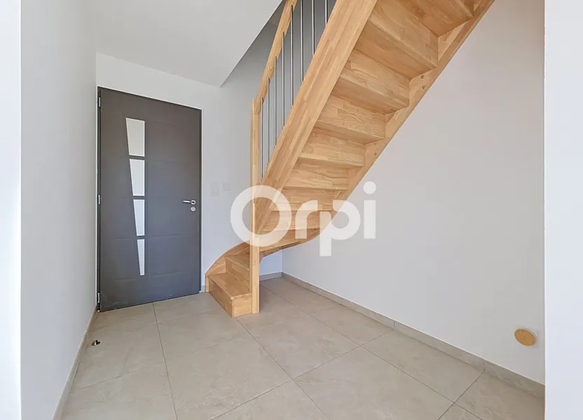 Flat D 200 in Rivecourt