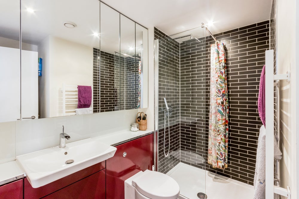 Flat Mere Close in Greater London