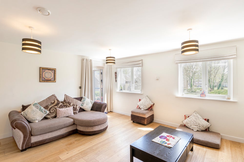 Flat Mere Close in Greater London