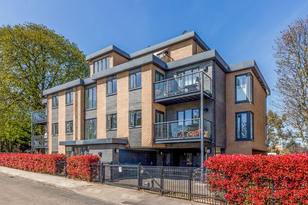 Flat Mere Close in Greater London