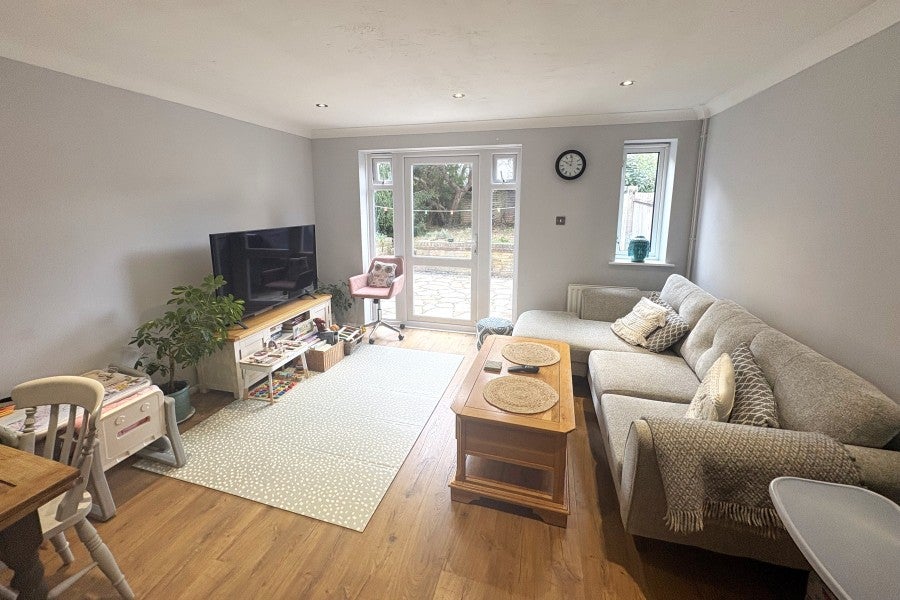 House Annett Road in Elmbridge
