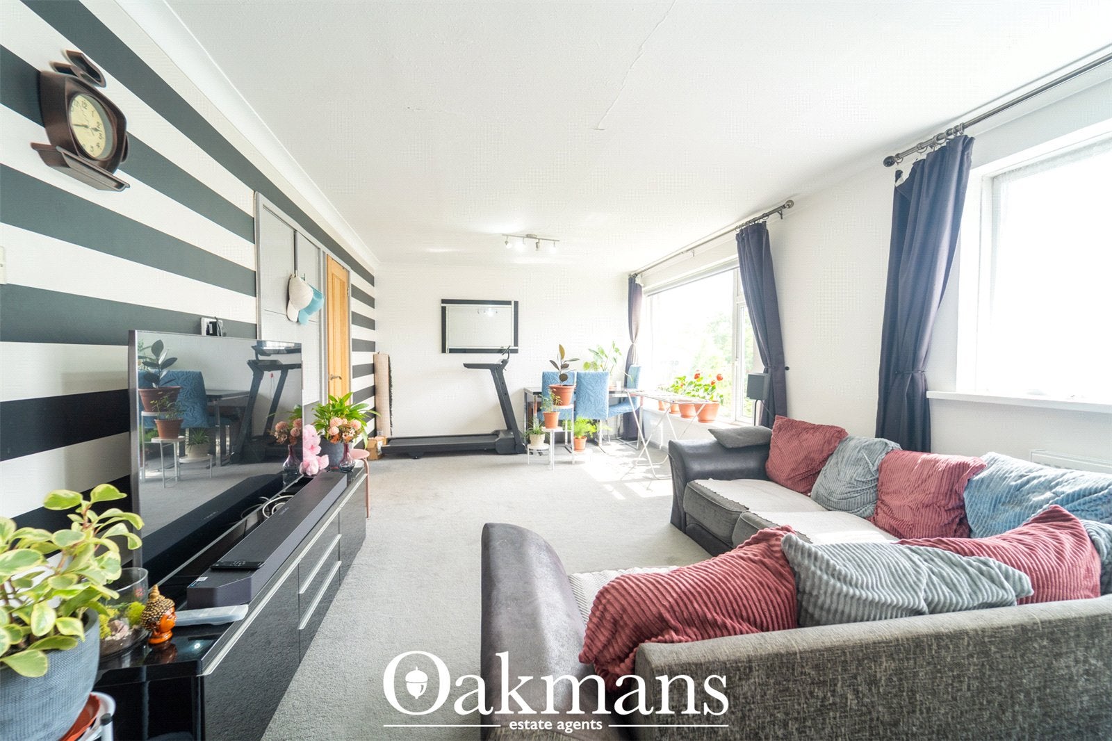 Flat Warwick Road in Metropolitan Borough of Solihull