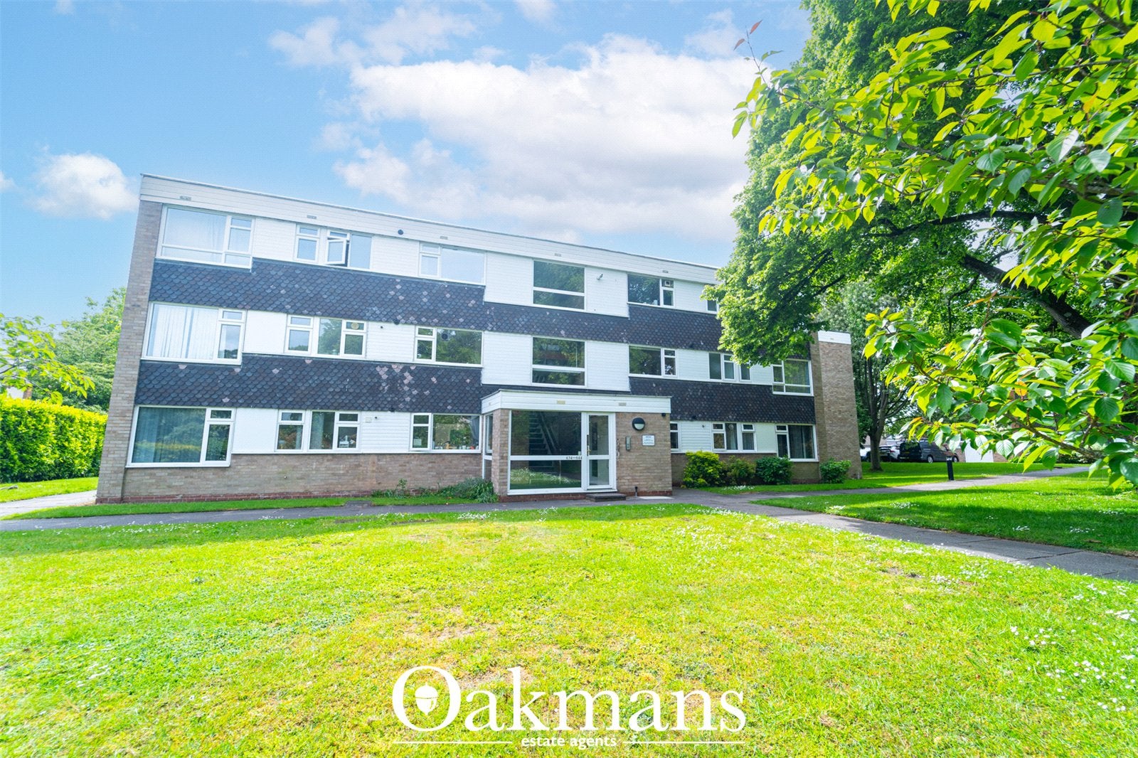 Flat Warwick Road in Metropolitan Borough of Solihull