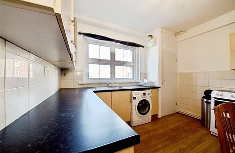 Flat Finchley Road in Greater London