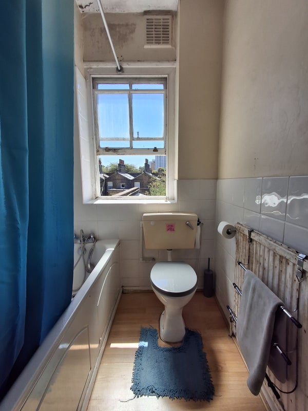 Room Brook Drive in Greater London