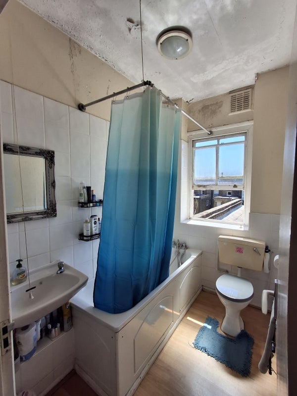 Room Brook Drive in Greater London