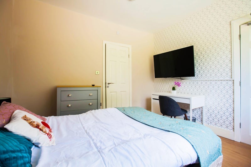 Room Buckhold Road in Greater London