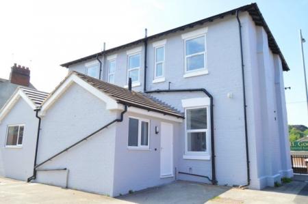 Flat London Road in Newcastle-under-Lyme
