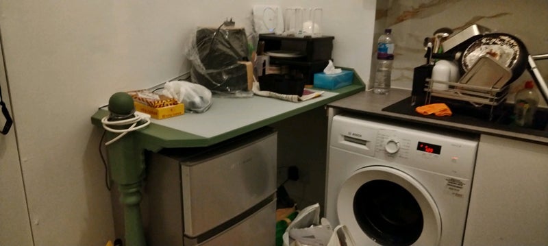 Room Avenons Road in Greater London
