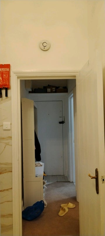 Room Avenons Road in Greater London