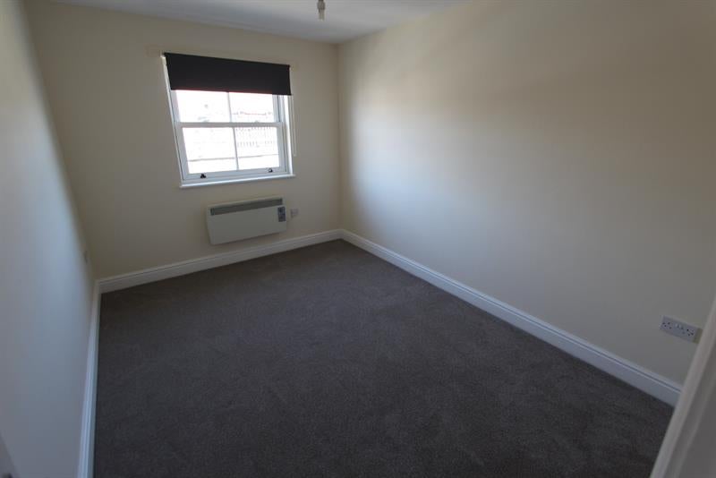 Flat Heathfield Road in Portsmouth