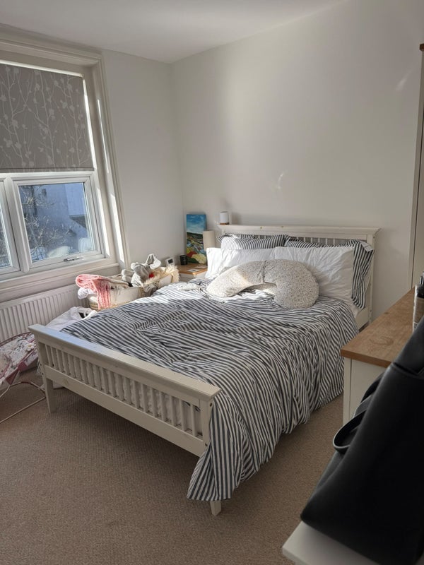 Flat Blakemore Road in Greater London
