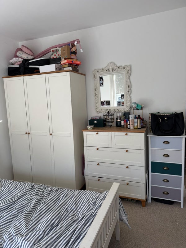 Flat Blakemore Road in Greater London