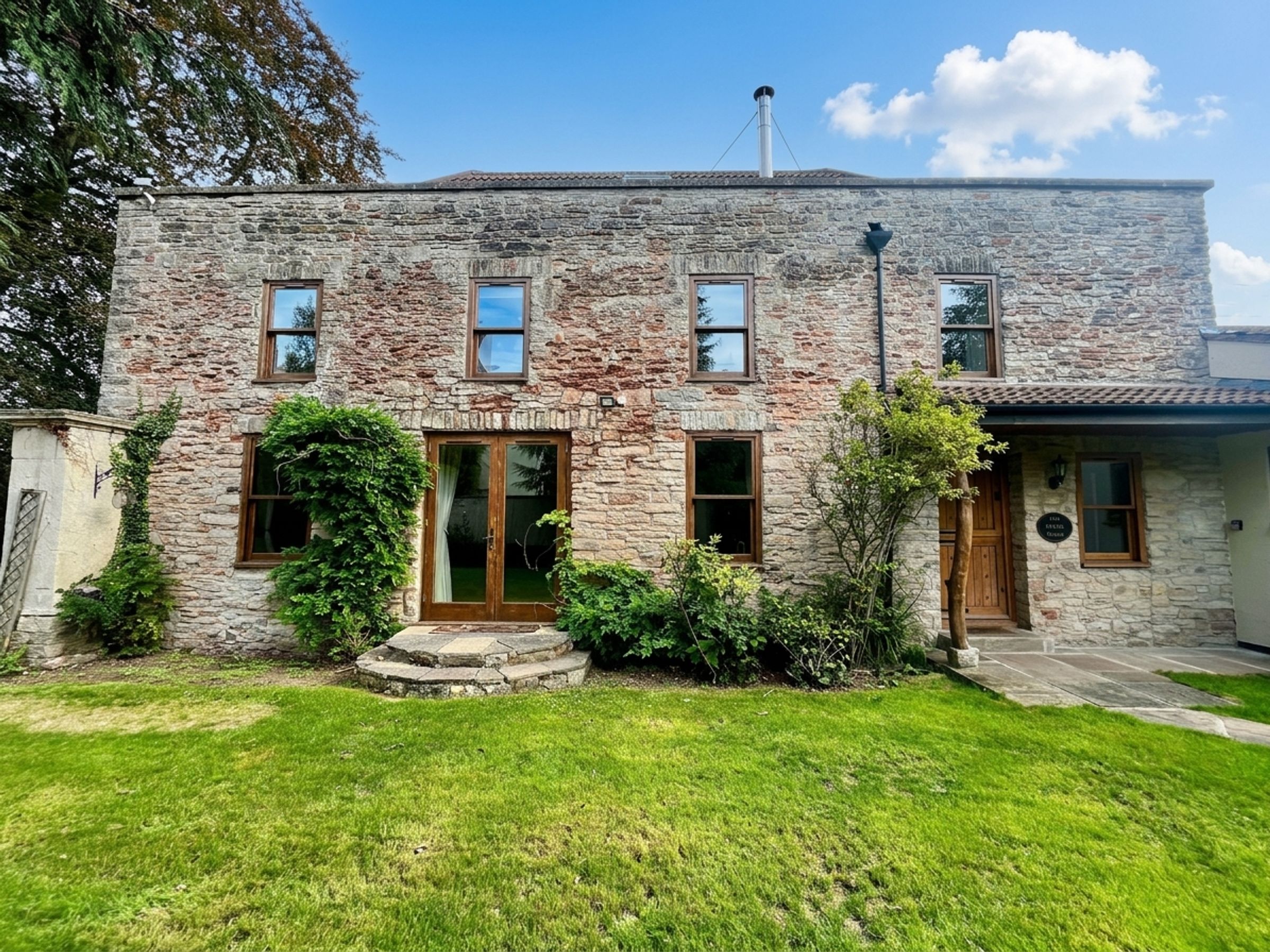 House Castle Close in Flax Bourton