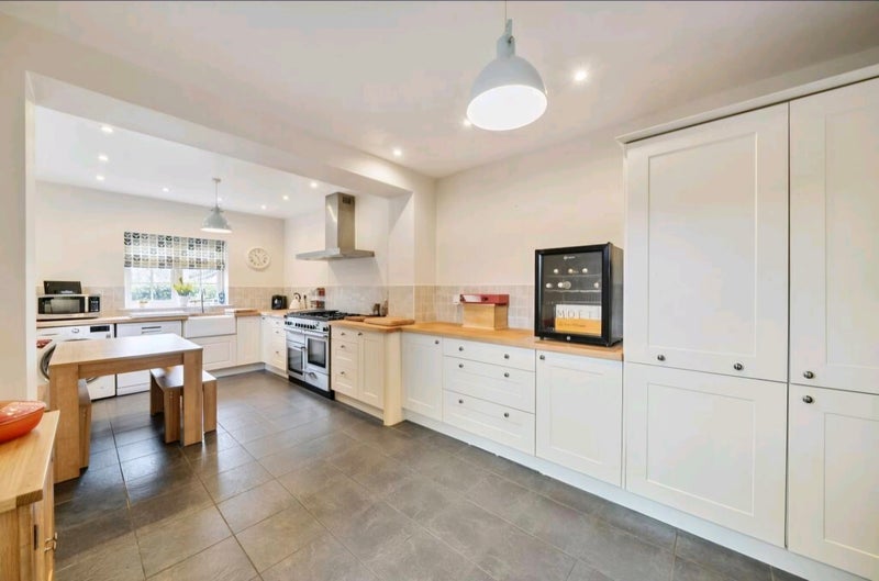 Room Station Road in Tandridge