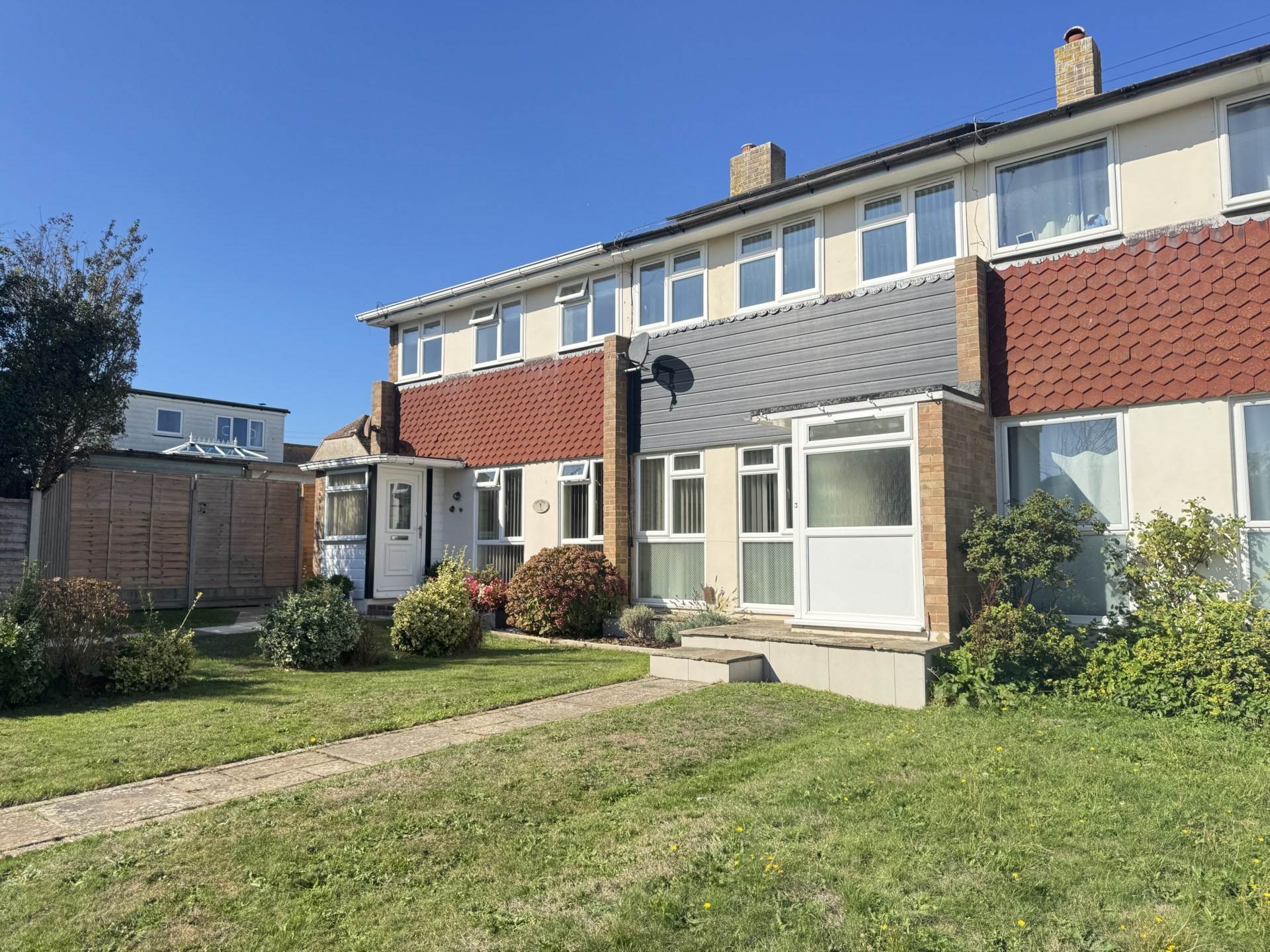 House Elm Tree Close in Chichester