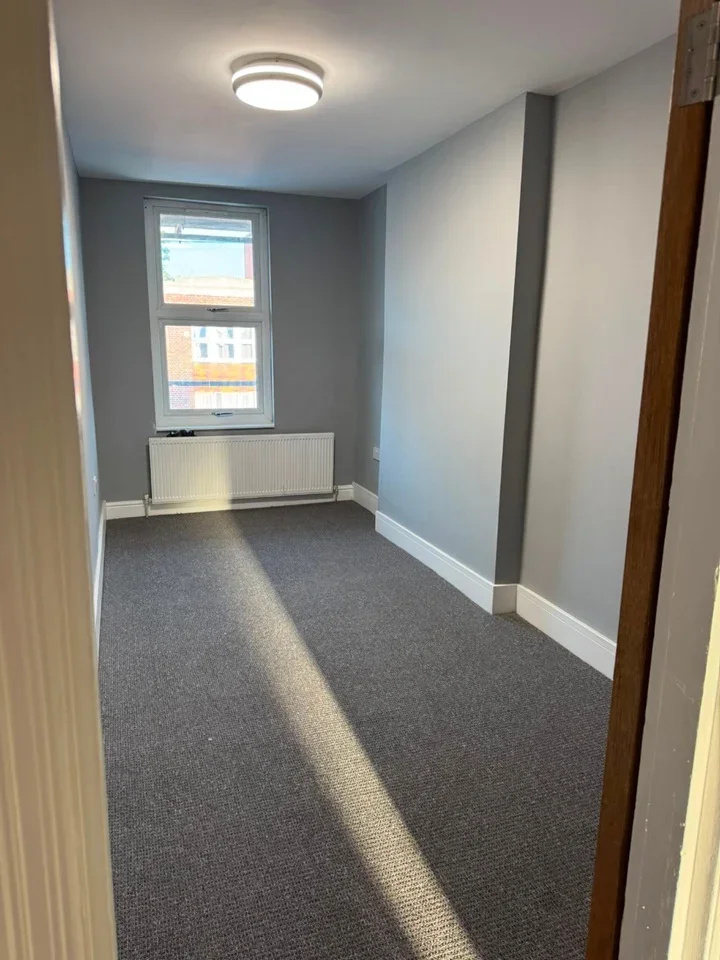 Flat South Road in Greater London