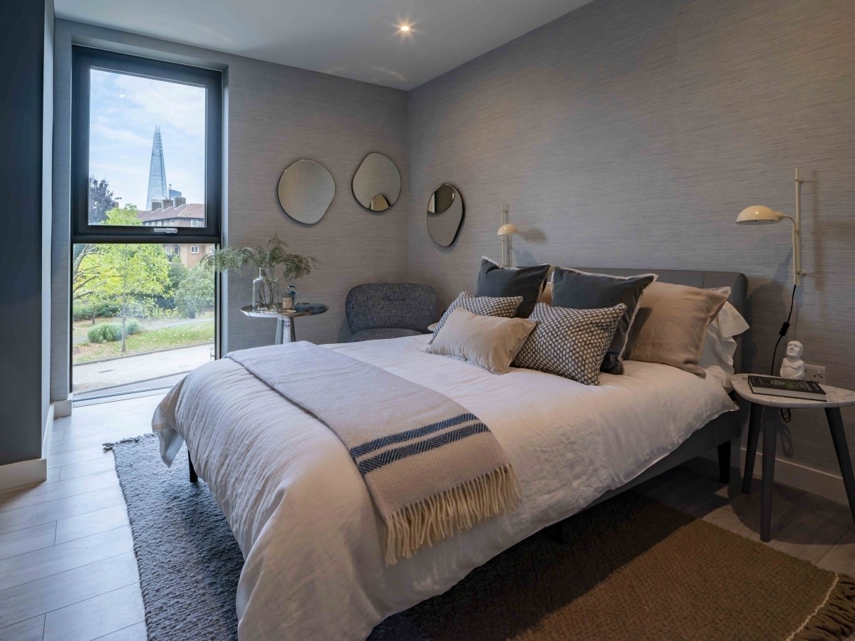 Flat New Lion Way in Greater London