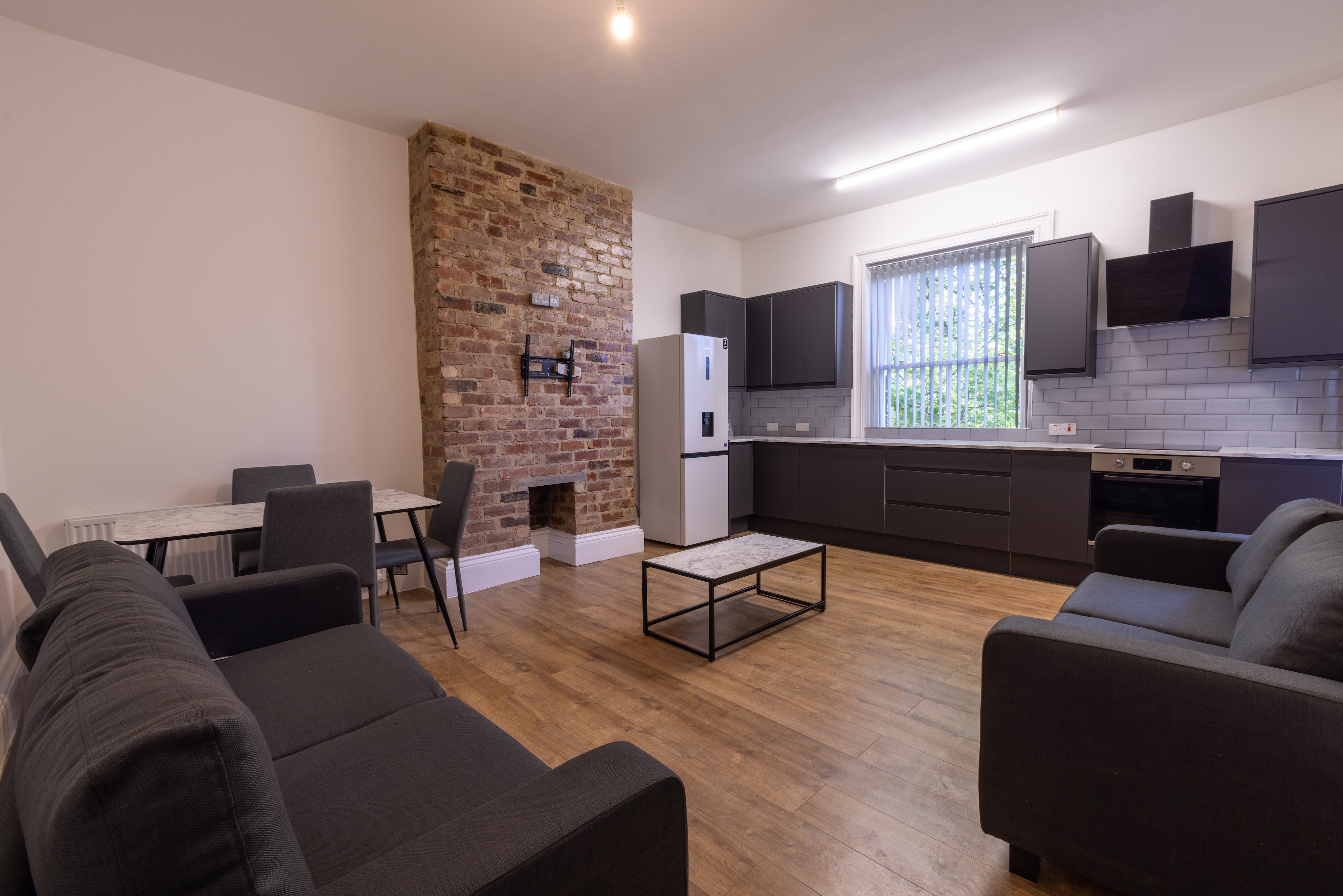 Flat Headingley Lane in Leeds