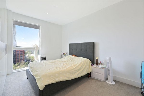 Flat Kidbrooke Park Road in Greater London