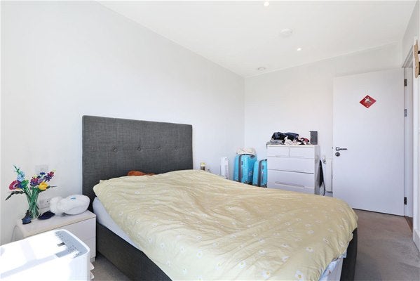 Flat Kidbrooke Park Road in Greater London