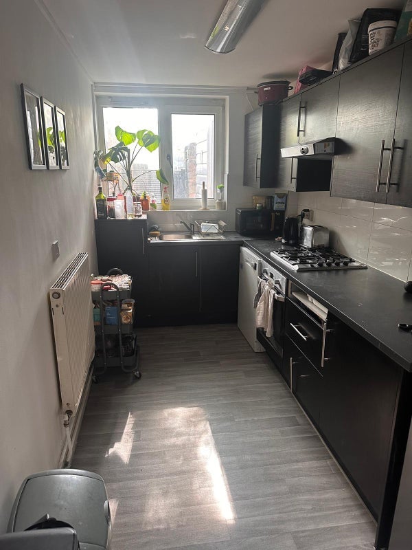 Room Upper Rawreth Walk in Greater London