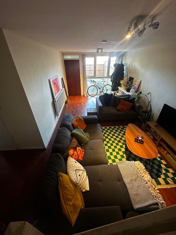 Room Upper Rawreth Walk in Greater London