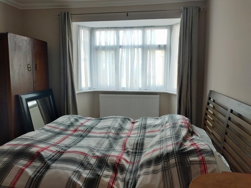 Room Braid Avenue in Greater London