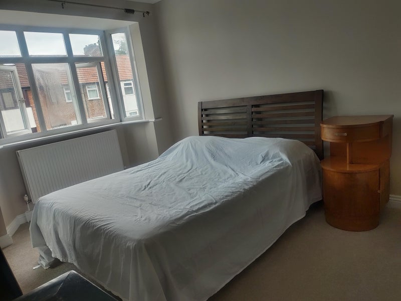 Room Braid Avenue in Greater London