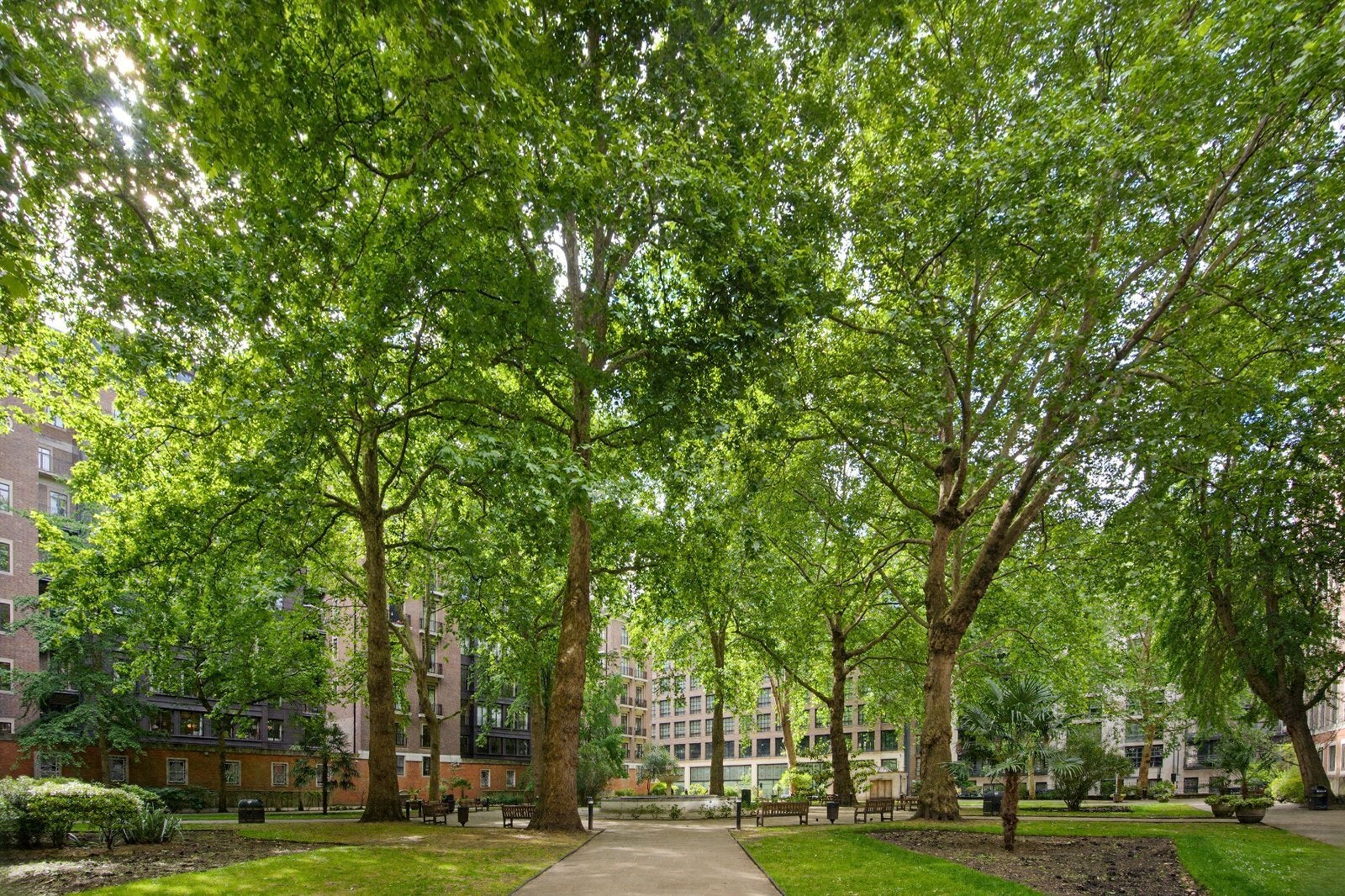 Flat Horseferry Road in City of Westminster