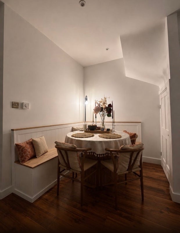 Room Chesthunte Road in Greater London