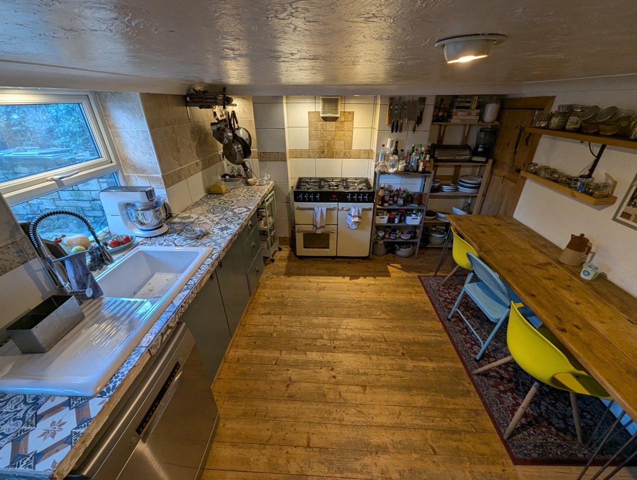 Room Morris Lane in Leeds