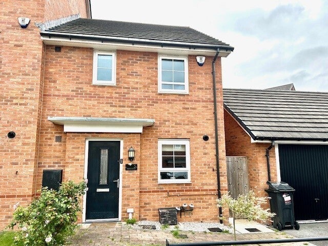 Flat Princeton Way in Ellesmere Port