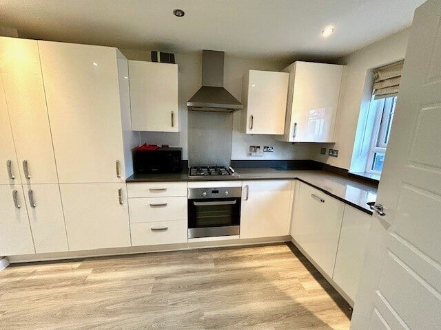 Flat Princeton Way in Ellesmere Port