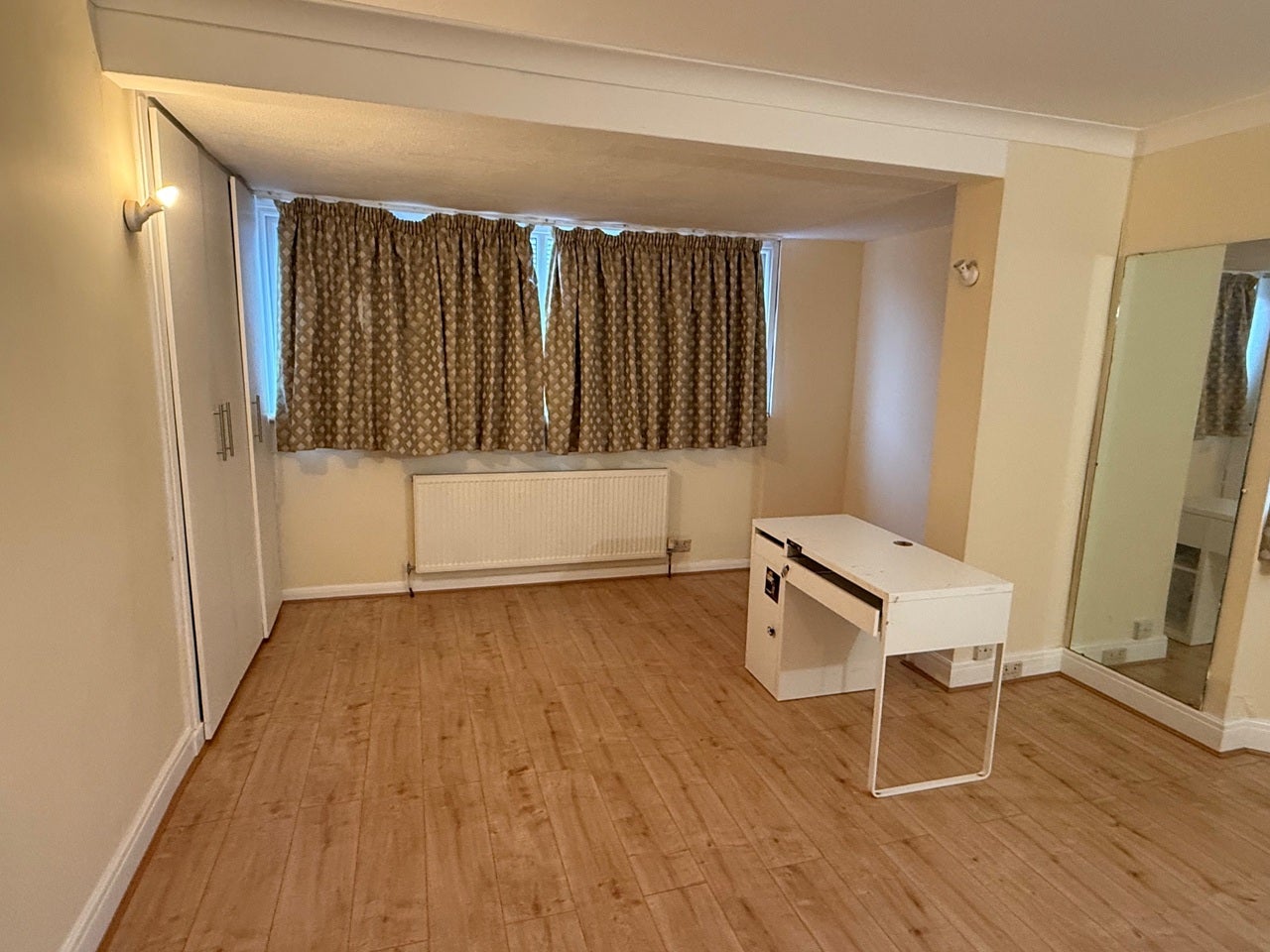 Room Beechcroft Avenue in Greater London